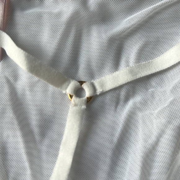 Victoria’s Secret white V string panty size M - Picture 4 of 5